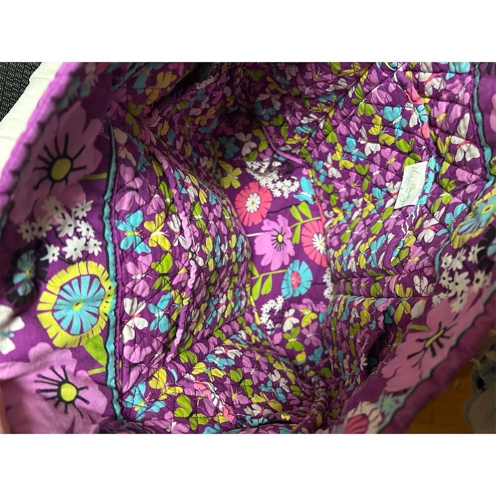 Vera Bradley RARE Flutterby XL Tote Bag Multicolor Floral Design - Picture 5 of 5